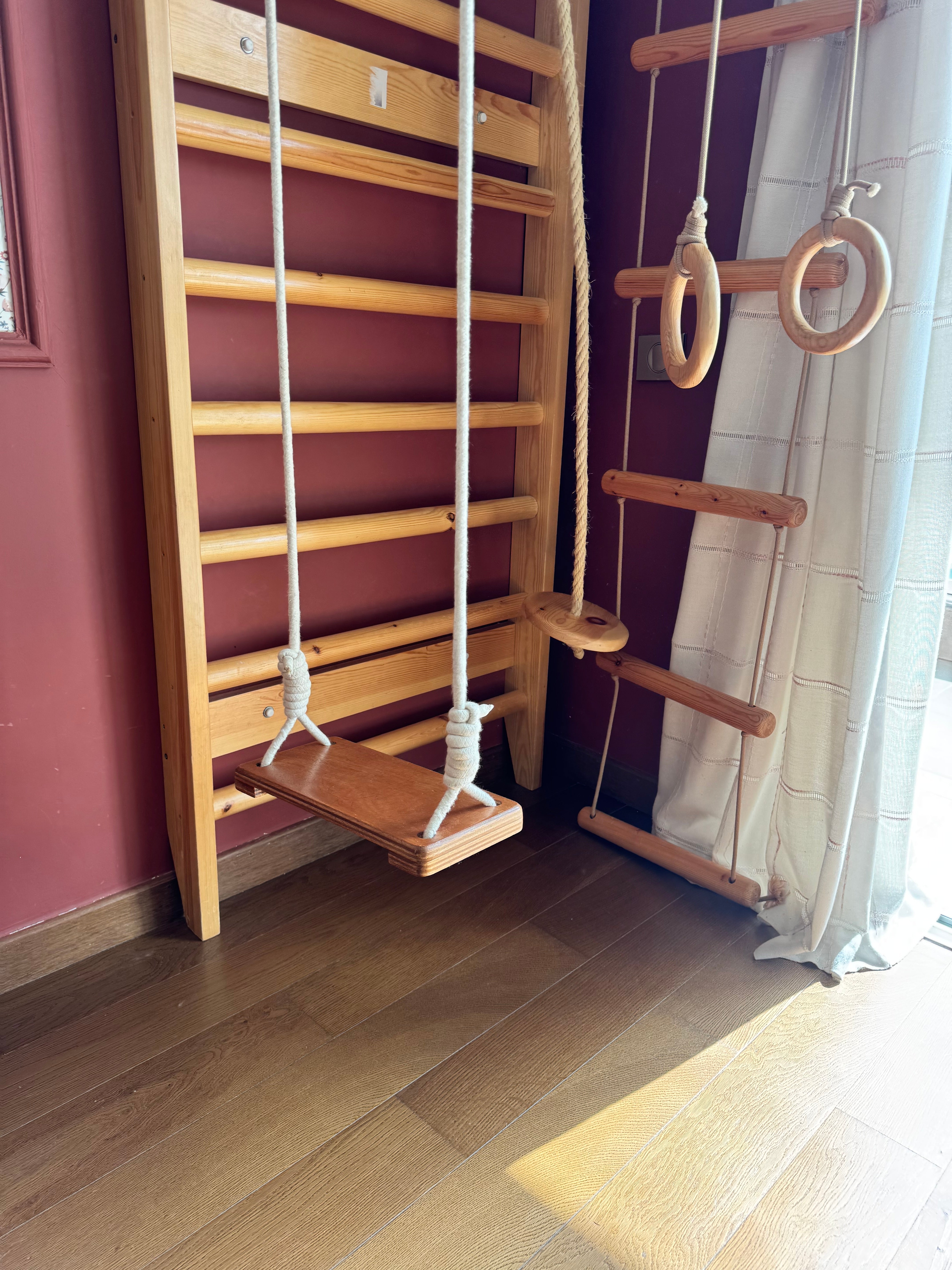 Physionics® Échelle Suédoise - pour Adultes/Enfants, Murale, 195x80x14cm, Charge Max.100kg, avec/sans Barre Traction, Bois de Pin - Espalier de Gymnastique, Sport (Avec Barre de Traction Amovible